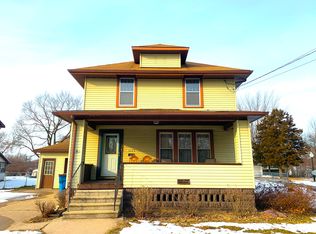 1315 W 3rd St, Dixon, IL 61021