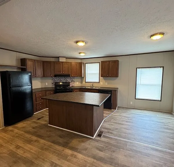 Evergreen Estates — Photo 14