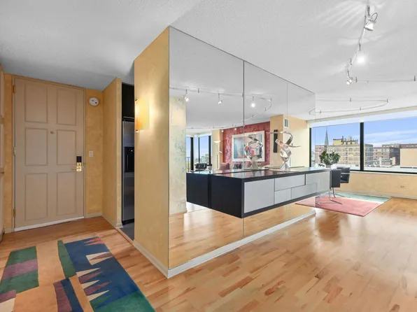 929 North Astor STREET #908, Milwaukee, WI 53202