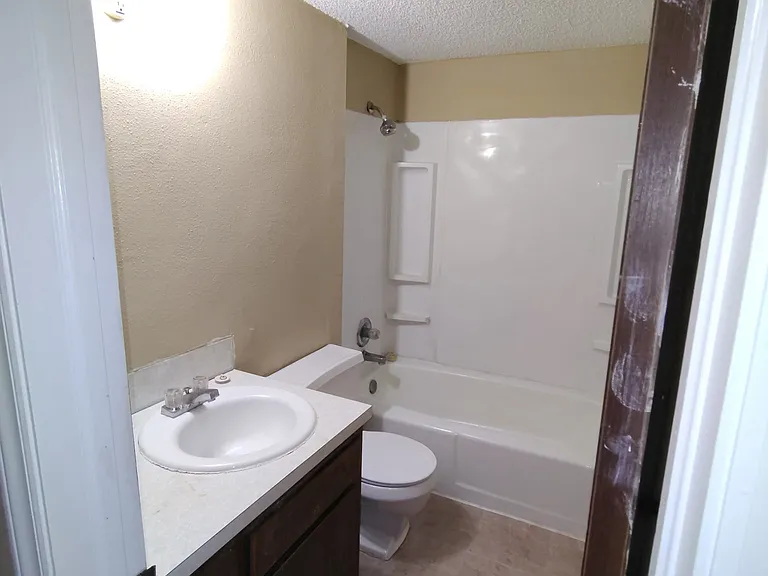 11011 E 37th Pl — Photo 8