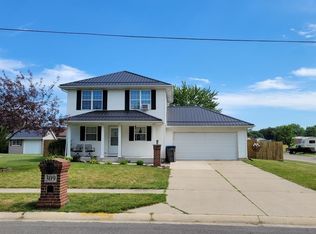 309 Pleasant Acres Dr, Nappanee, IN 46550