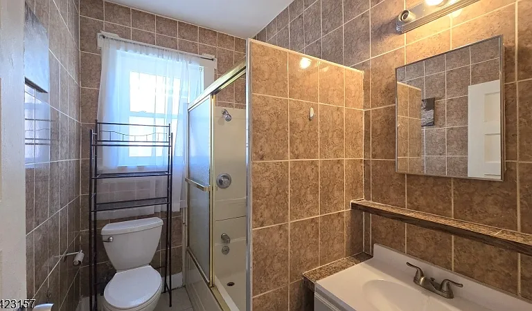 551 Franklin Ave #2R — Photo 13