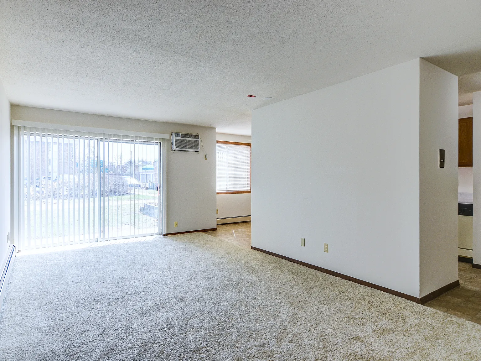 Broadway Village Apartments — Photo 4