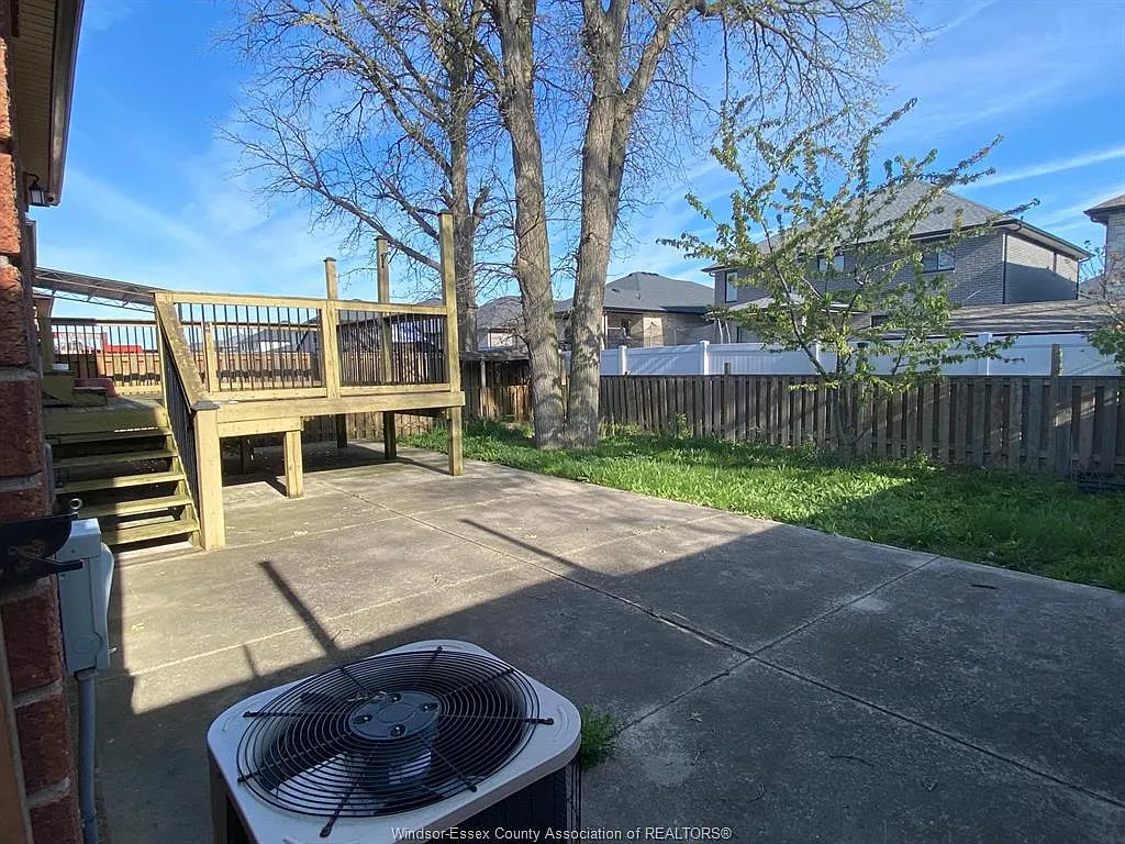 4 bed, $3,300 — Photo 4