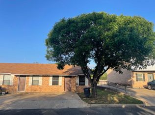 1402 N Adams St, Fredericksburg, TX 78624