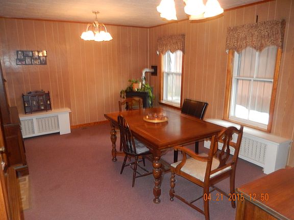 formal dining w/ pellet stov