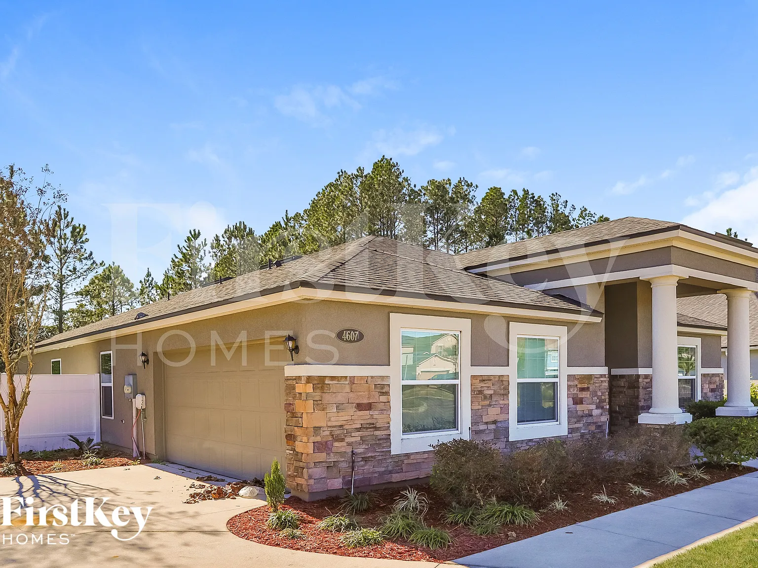 4 bed, 2.5 bath, 2049 sqft, $2,240 — Photo 2