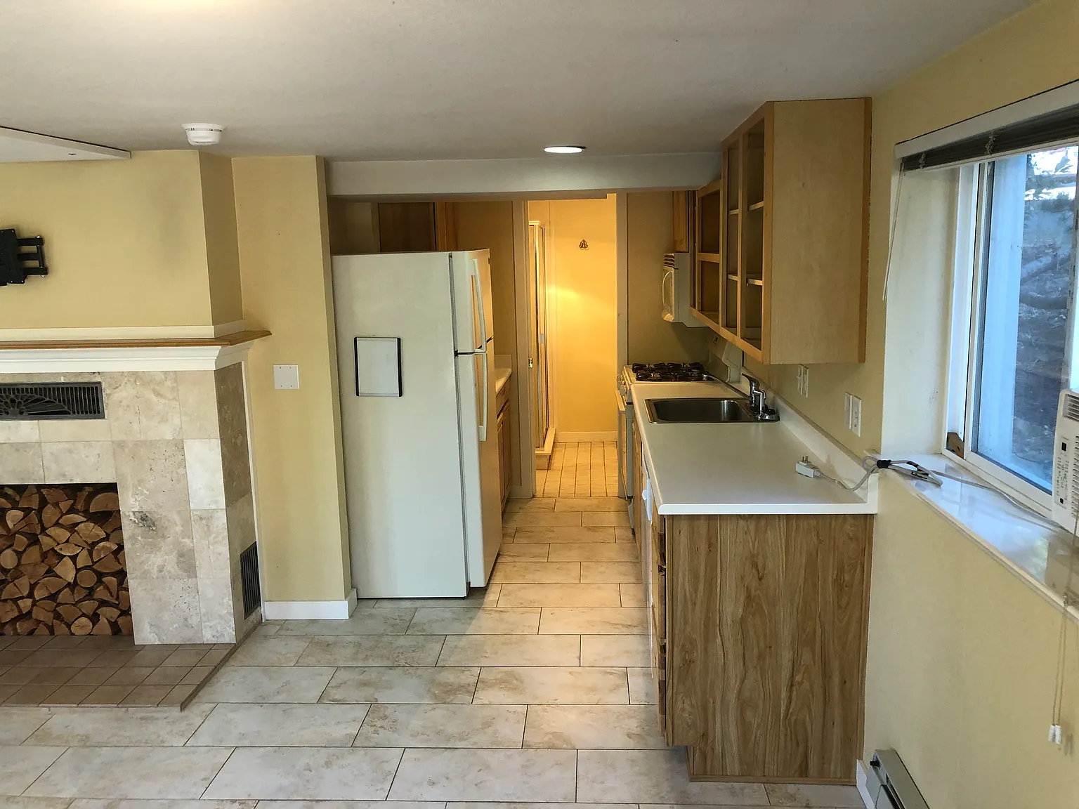 Studio, 550 sqft, $1,100 — Photo 4