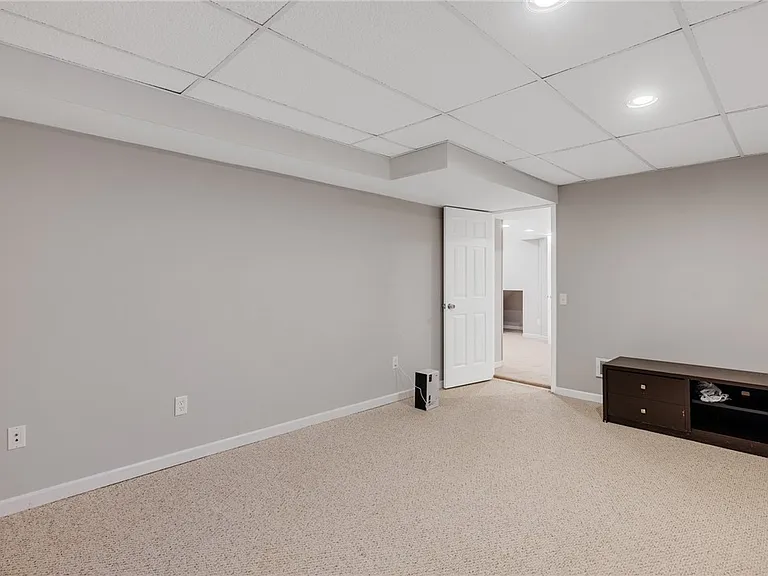 40 Alverstone Way — Photo 37