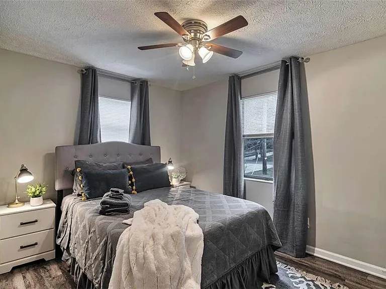 4145 Dustin Dr — Photo 13