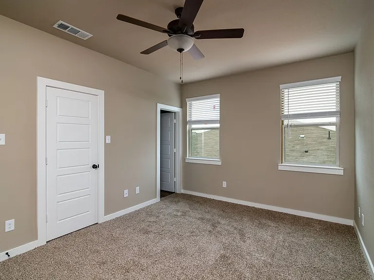 604 Harvest Moon Dr — Photo 16