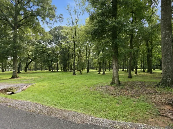 Longleaf Ln, Saint Francisville, LA 70775