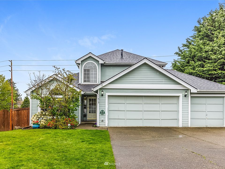 Welcome to Desireable Hunter's Run Neighborhood with LOW HOA Fees of $68/Year. Schnieder Built Floor Plan Home features 3 Spacious Bedrooms, 2.5 Baths & 3-Car Garage! 
