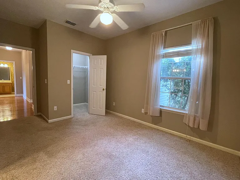 2868 Braddock Ct — Photo 11