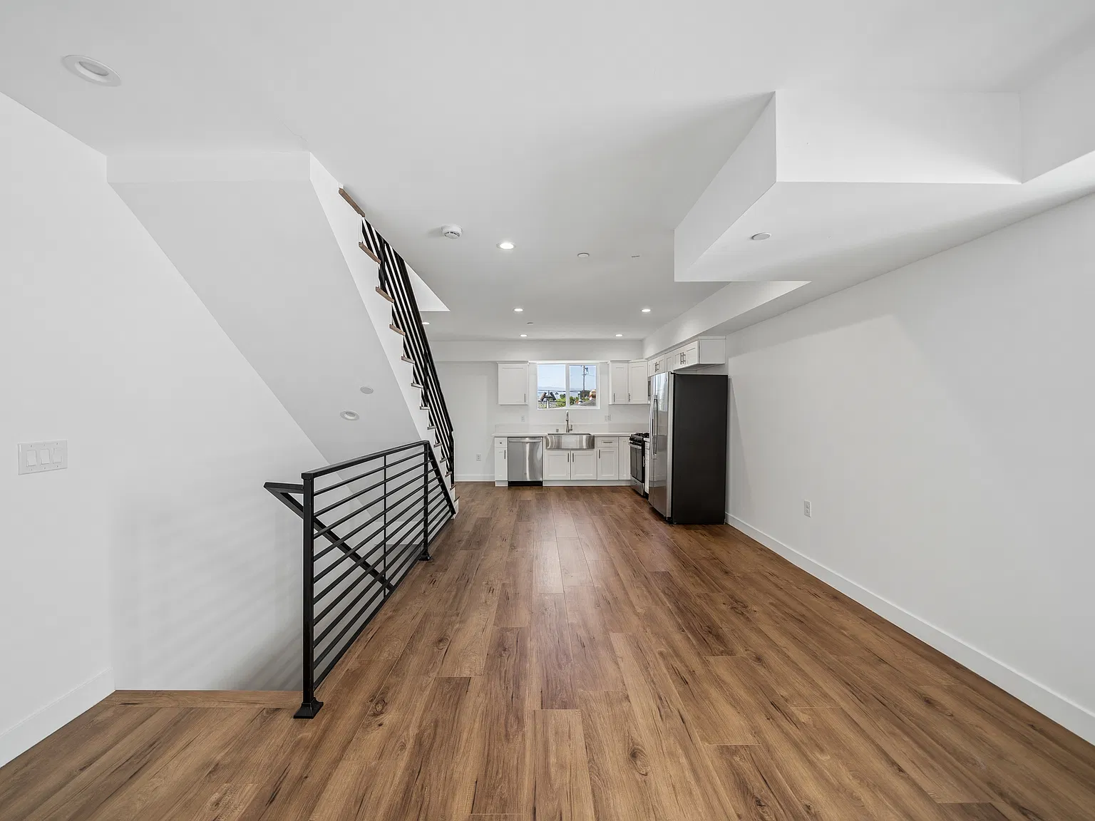 6334 Beck — Photo 2