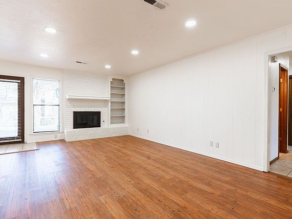 4th image of 5013 S Lions Ave
