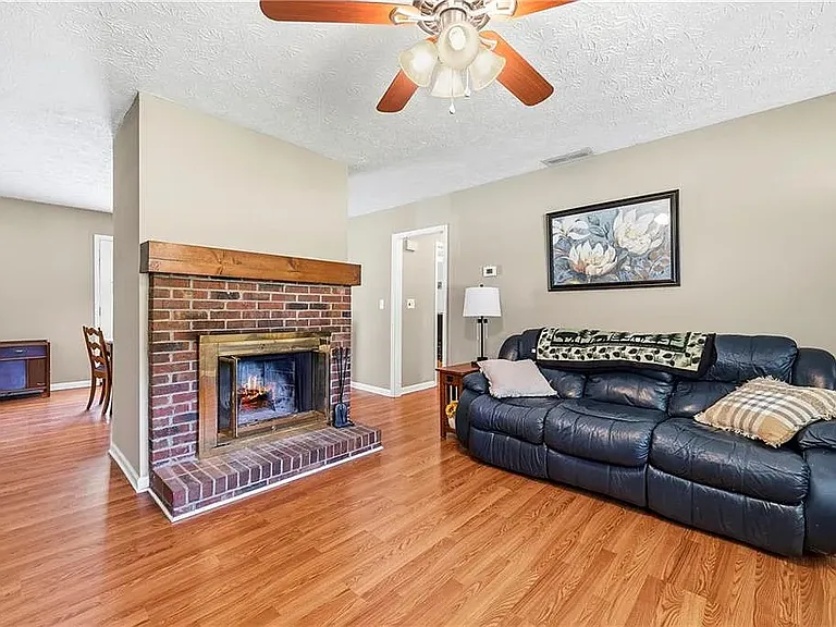 1530 Highway 155 N — Photo 7