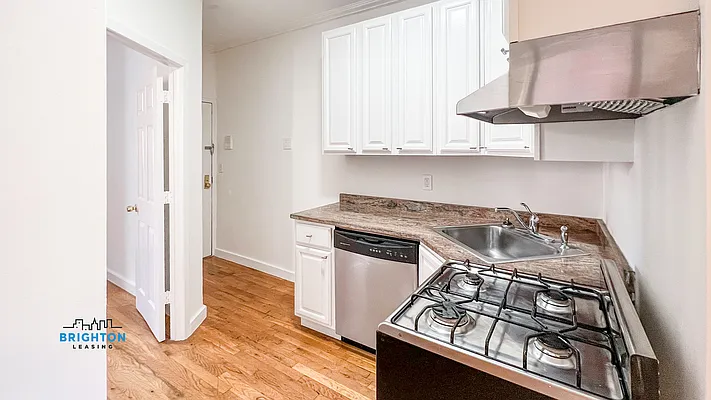 Rented by Brighton Management | media 17