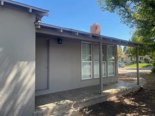 2 bed, 1064 sqft, $2,200 — Photo 2