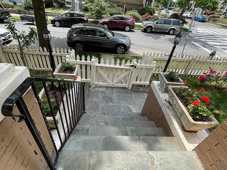1425 Allison St NW #C — Photo 32