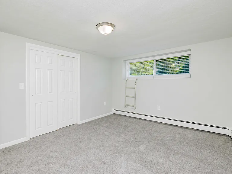 500 Victory Hwy #13 — Photo 10