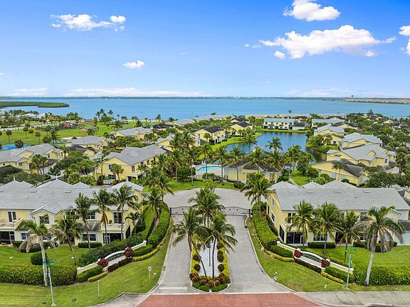 2nd image of 2200 Mariner Bay Blvd
