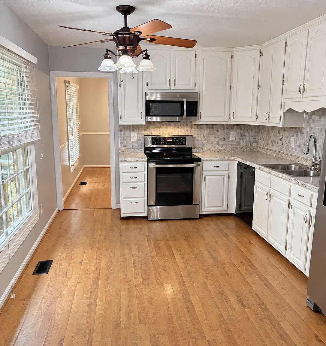 4 bed, 2143 sqft, $1,975 — Photo 3
