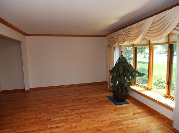 2nd image of 10414 Owen Dr