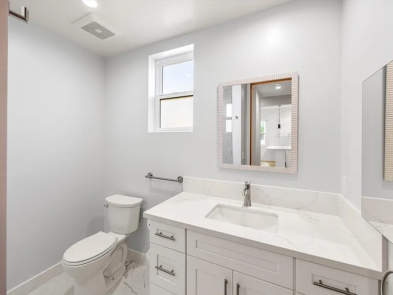 1714 Del Valle Ave #B — Photo 8
