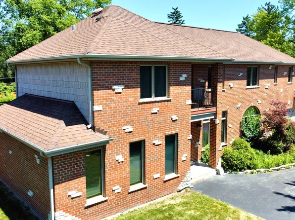 404 W Camp McDonald Rd, Prospect Heights, IL 60070