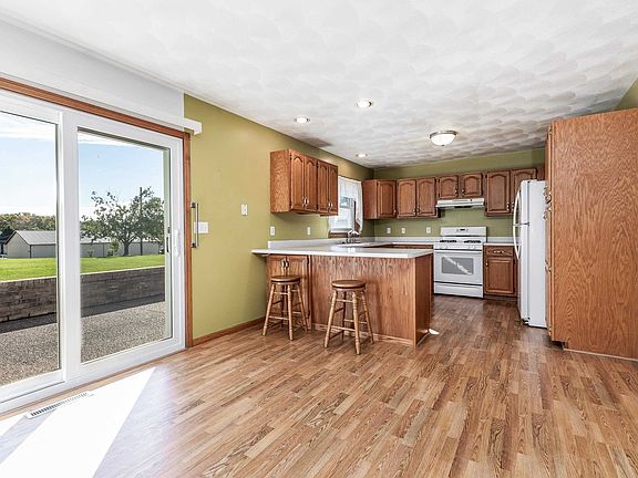 4th image of 700 Missy Dr