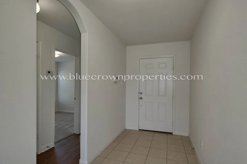 3 bed, 2.0 bath, 1663 sqft, $1,750 — Photo 2