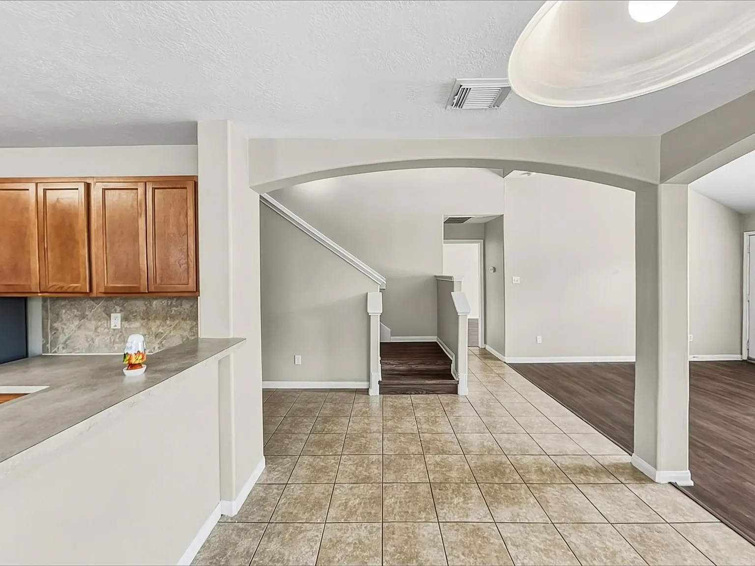 4 bed, 3.5 bath, 2553 sqft, $2,195 — Photo 4