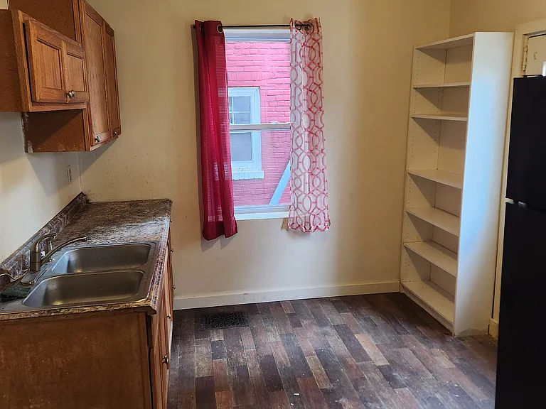 1017 S Duke St — Photo 7