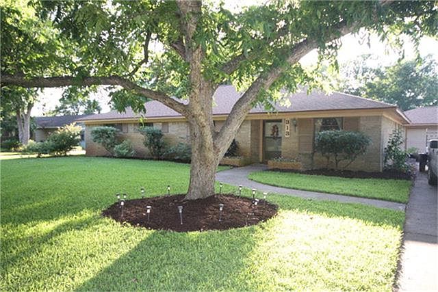 1st image of 313 Linden Ln