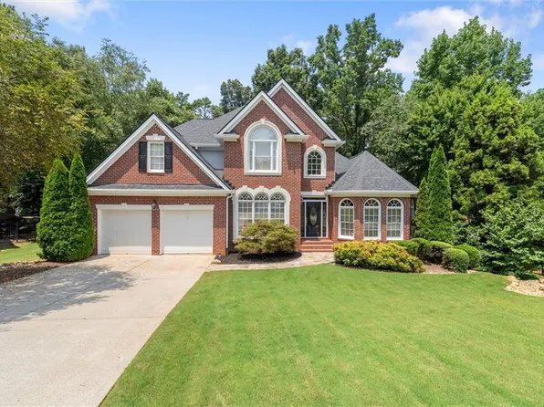 4303 Summit Oaks Ln NE, Roswell, GA 30075