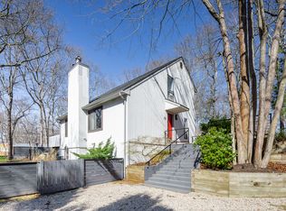 19 W Neck Rd, Southampton, NY 11968