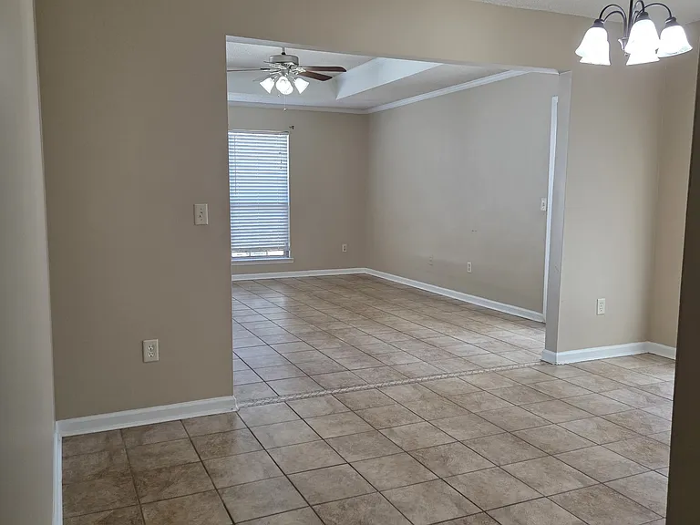 119 Wayfair Ln — Photo 6