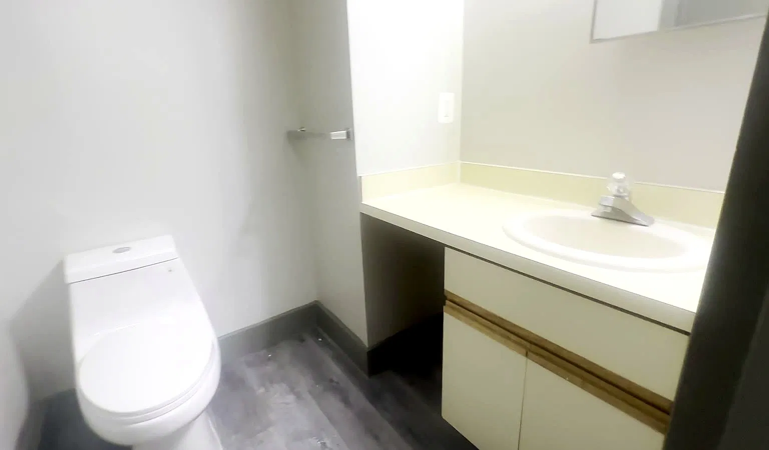 2 bed, 1.5 bath, 850 sqft, $2,000 — Photo 1