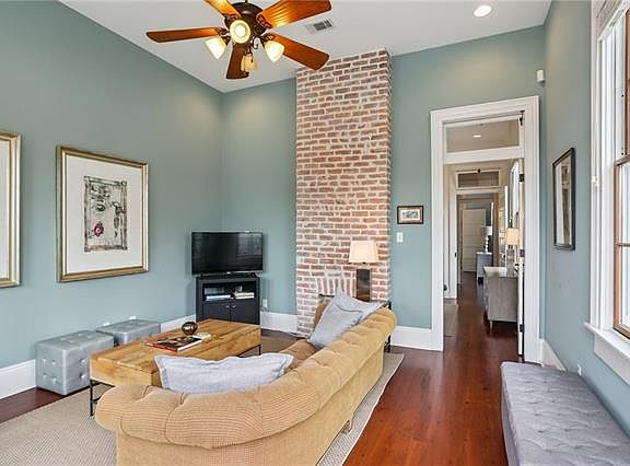 3rd image of 4123 Freret St