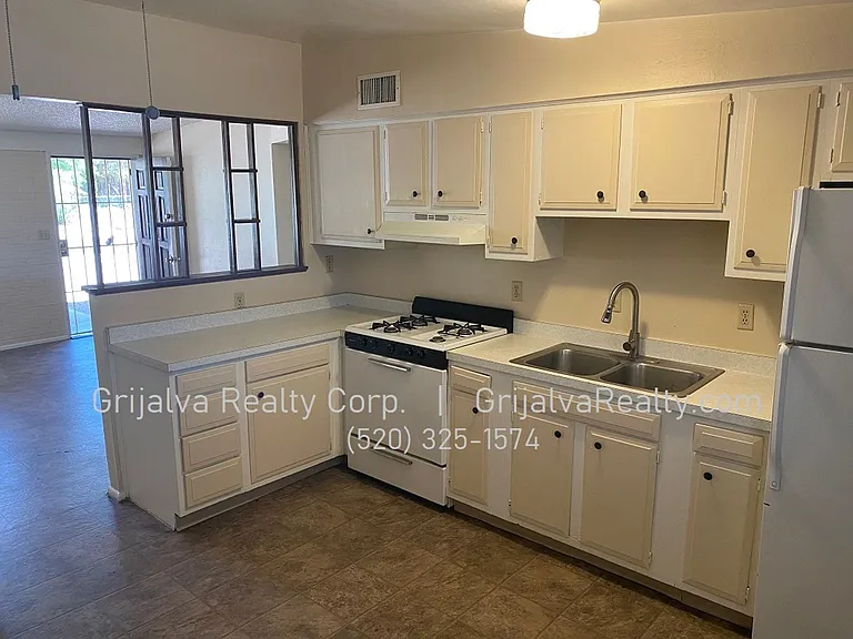 Duplex for Rent — Photo 6