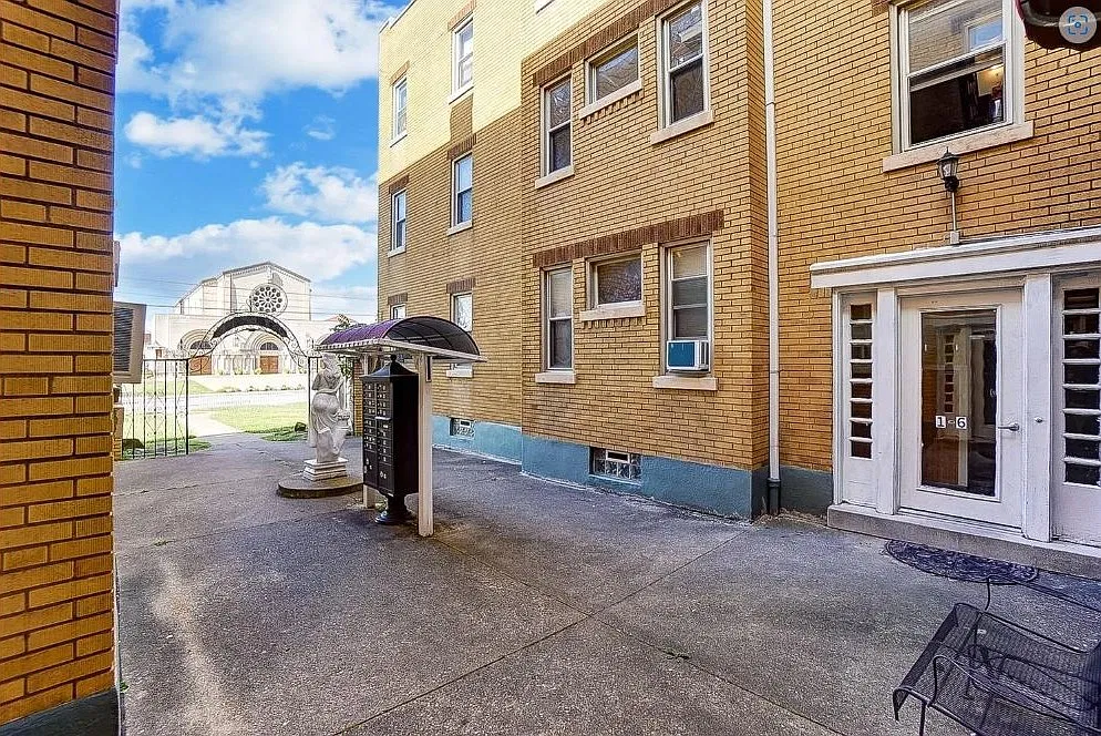 2 bed, 1050 sqft, $1,290 — Photo 3