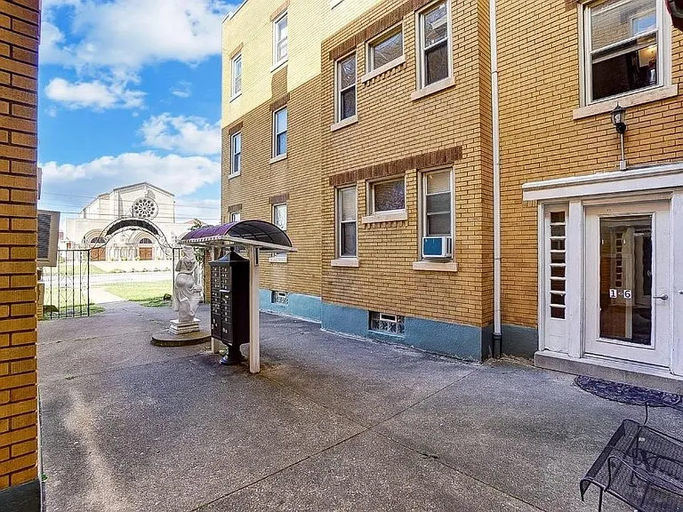 4828 Glenway Ave — Photo 3