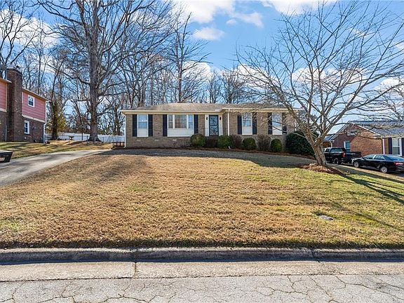2nd image of 2227 Meloine Ln
