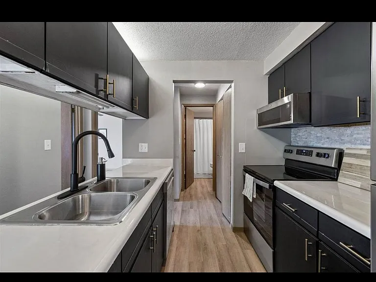 806 Benton Dr #3 — Photo 6