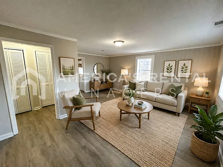 3716 Main St — Photo 4