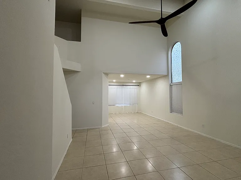 1231 N Tercera Ct — Photo 5