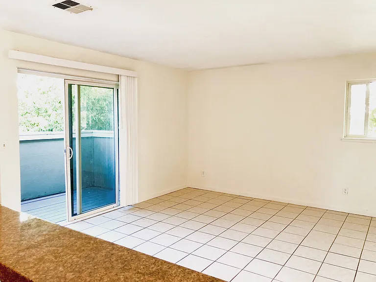 73 Castlebridge Dr — Photo 5