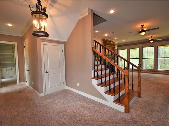 5th image of 1406 Lake Dr