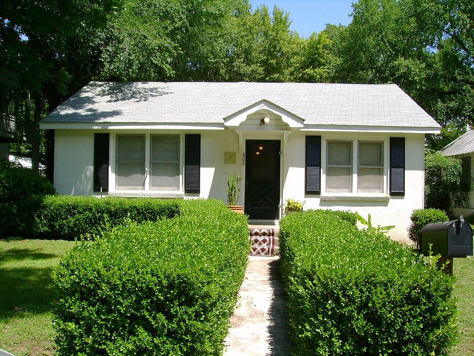 1st image of 802 Burleson St